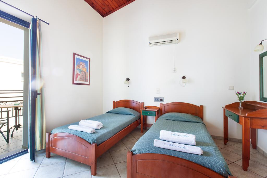 Alkionides Seaside Hotel Platanés Habitación foto